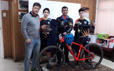 Entrega de accesorios de Mountainbike