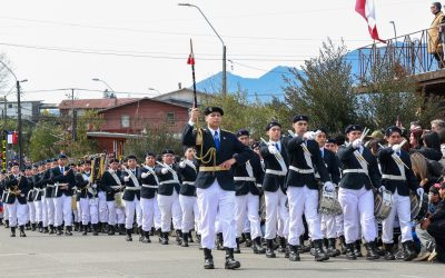 Liceo People Help People de Pullinque participa con orgullo en el Desfile de Fiestas Patrias 2025 en Panguipulli