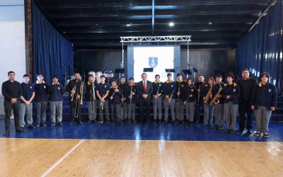 Comunidad educativa conmemora las Glorias Navales con solemne ceremonia en Panguipulli